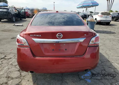 2015 Nissan Altima 2.5 из США, поврежденный, VIN 1N4AL3AP5FC266734